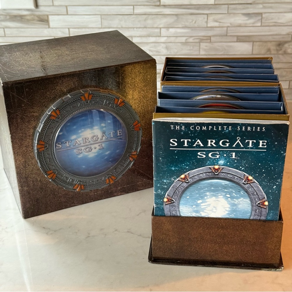 Stargate SG1 Complete Series Boxset Collectors Edition 54 DVDs